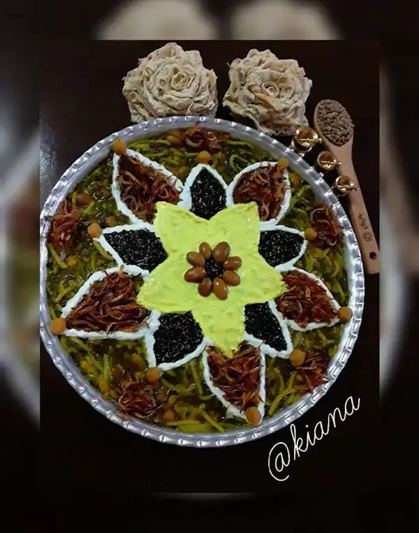 تزیین آش رشته با کشک