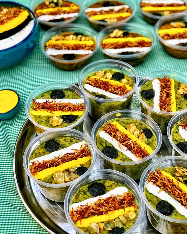 تزیین آش رشته با کشک