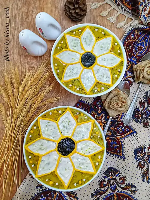 تزیین آش رشته با کشک