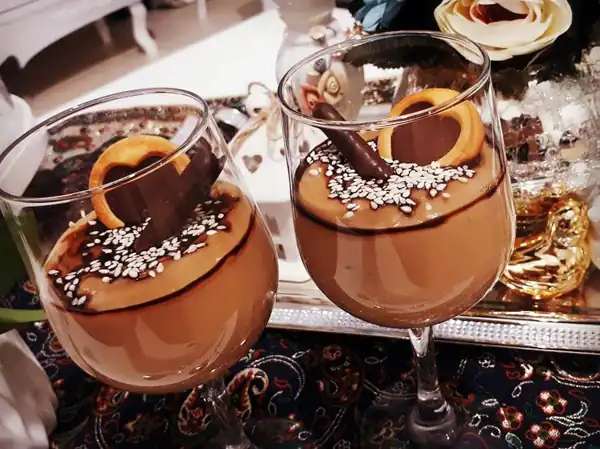 تزیین دسر شکلاتی