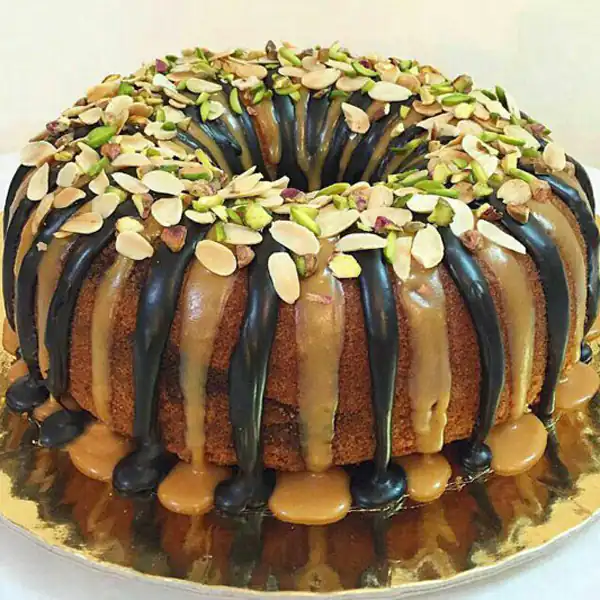 تزیین کیک با سس شکلات
