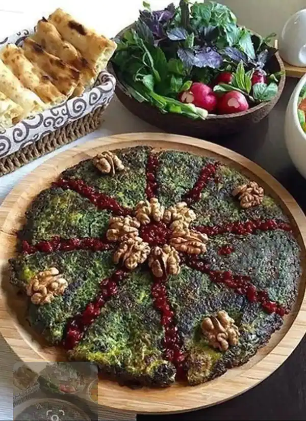 تزیین کوکو سبزی مجلسی