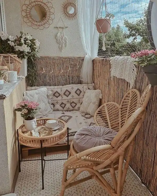 دیزاین بالکن با حصیر