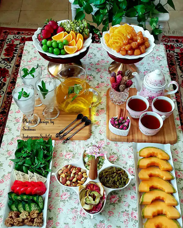 میز عصرانه برای مهمان