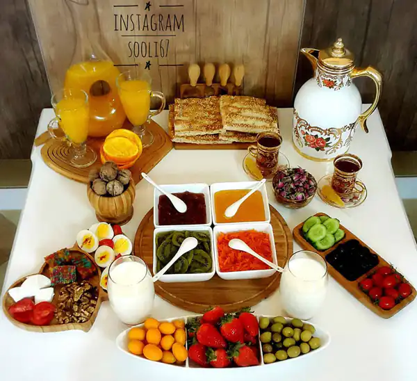 میز صبحانه مجلسی