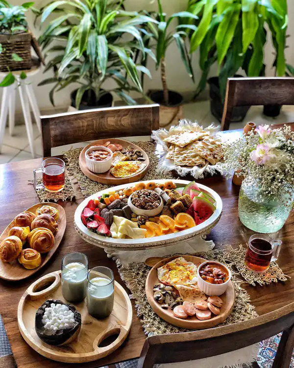 میز صبحانه مجلسی