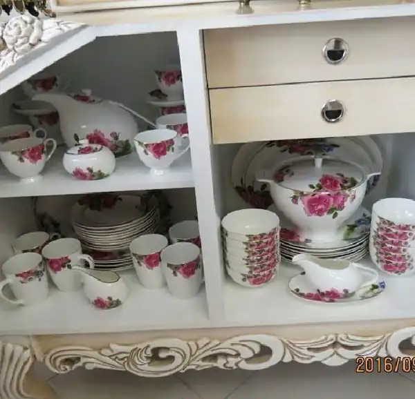 مدل چیدمان داخل کابینت ایرانی