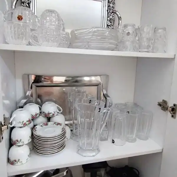 مدل چیدمان داخل کابینت ایرانی
