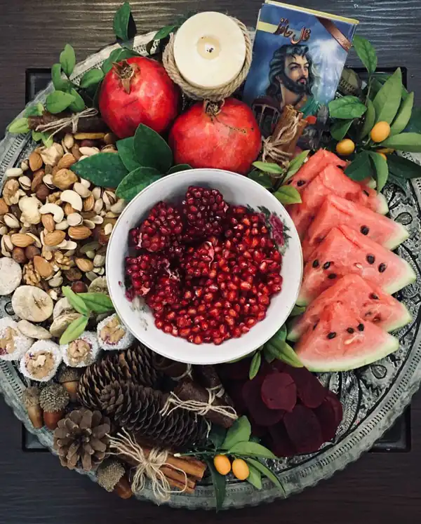 تزیین میوه شب یلدا ۱۴۰۴