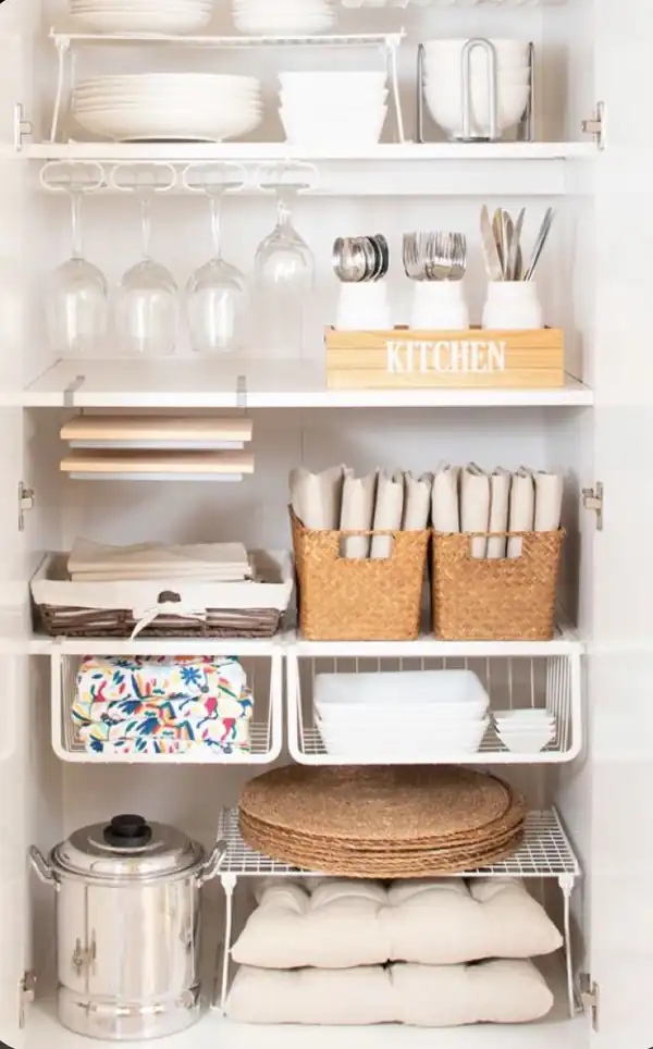مدل چیدمان داخل کابینت عروس