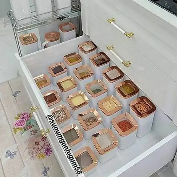مدل چیدمان داخل کابینت عروس