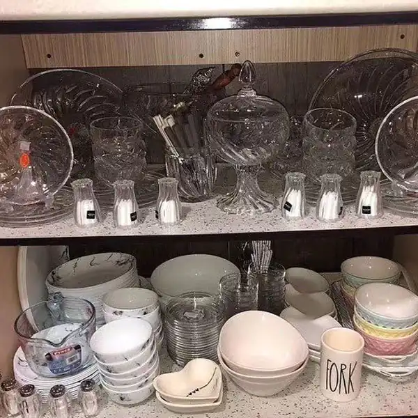 مدل چیدمان داخل کابینت عروس