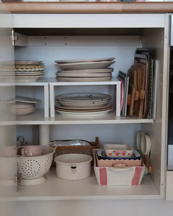 مدل چیدمان داخل کابینت اشپزخانه