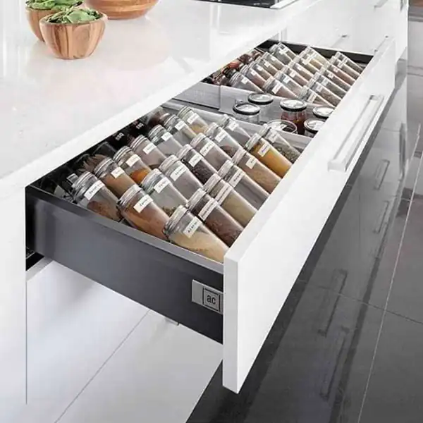 مدل چیدمان کابینت عروس