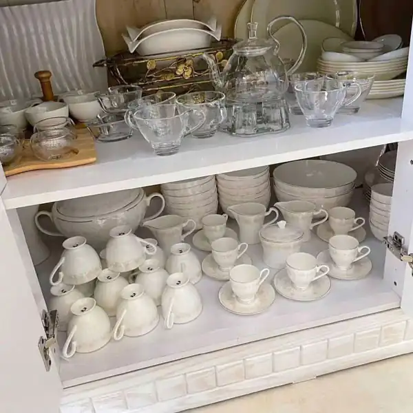 طرز چیدمان داخل کابینت آشپزخانه