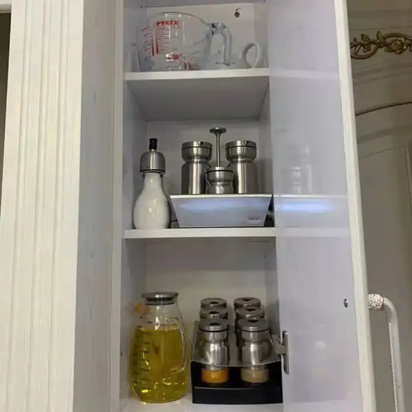 بهترین چیدمان وسایل داخل کابینت