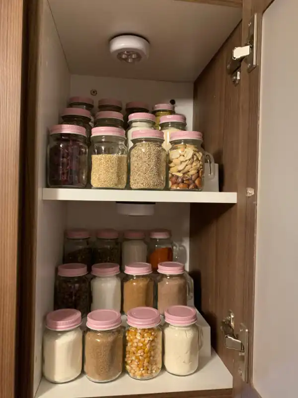 مدل چیدمان داخل کابینت ادویه جات