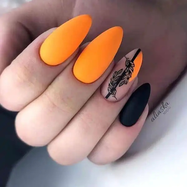 مدل ناخن طرح دار زنانه
