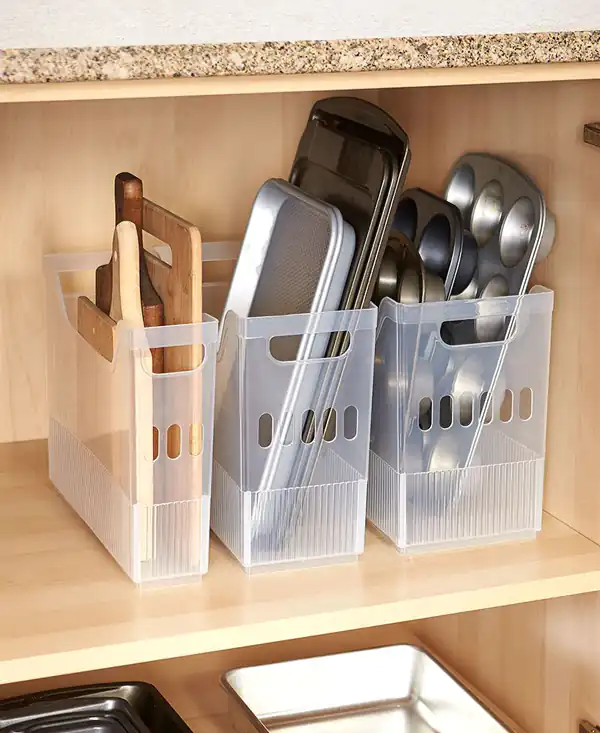 چیدمان داخل کابینت ساده