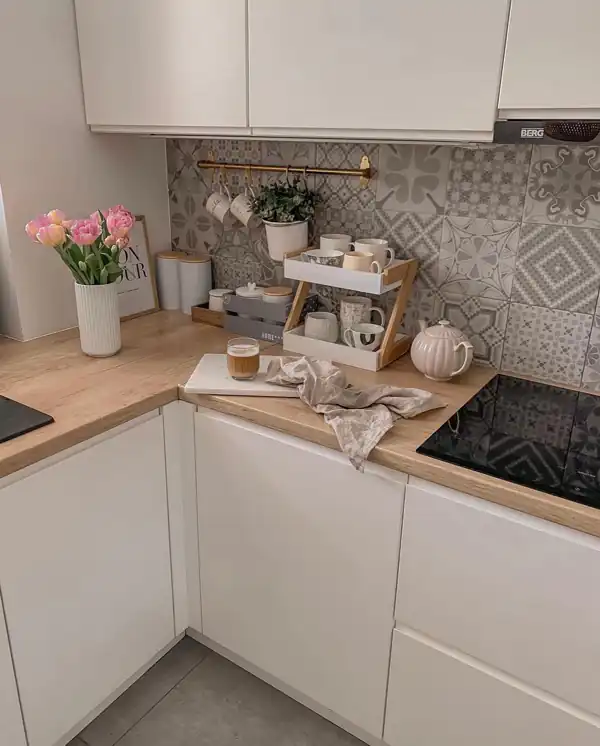 دکور آشپزخانه با کابینت سفید