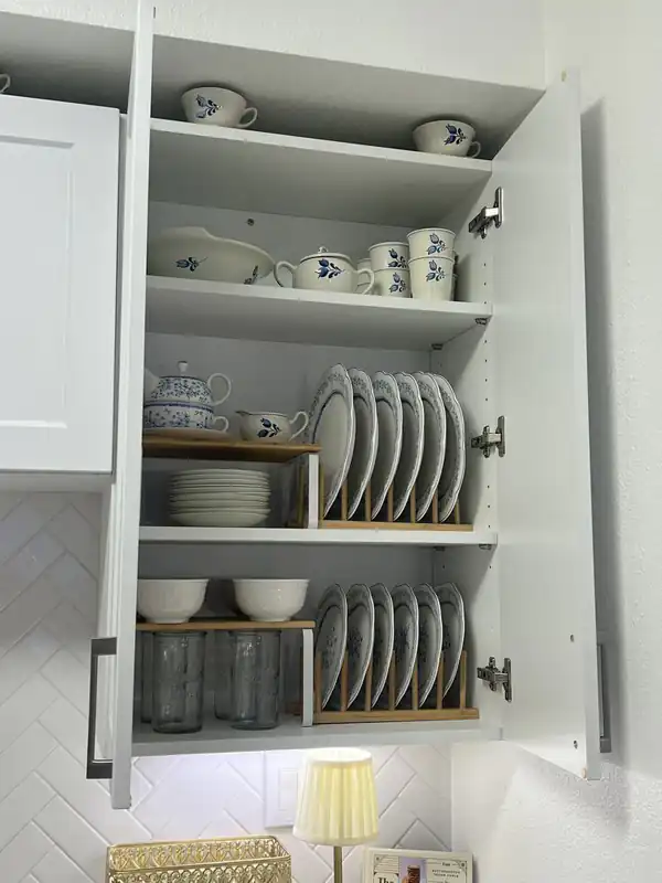 ایده چیدمان داخل کابینت ظروف