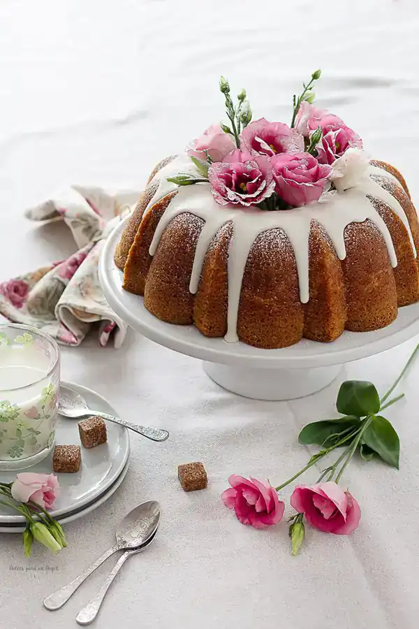ایده تزیین کیک تولد با گل