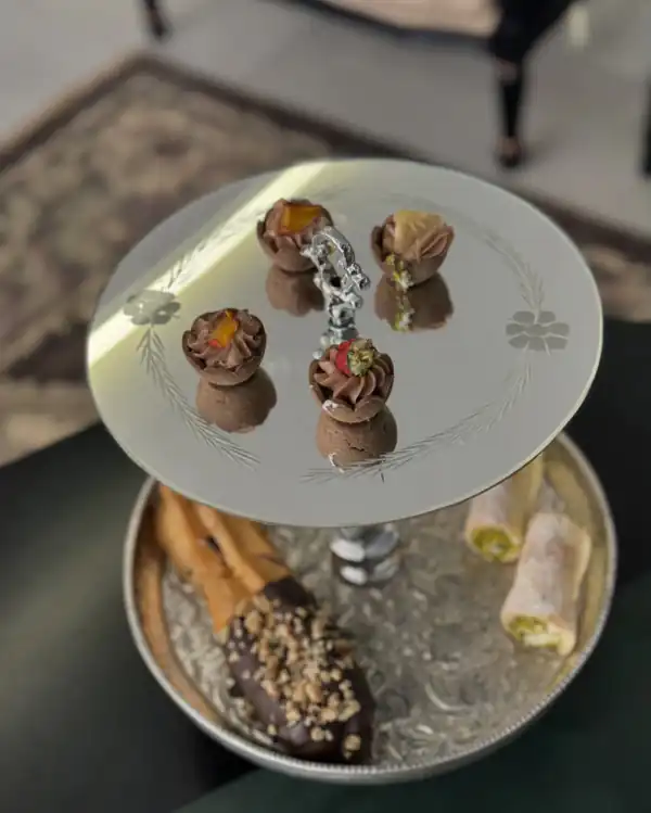 مدل شیرینی خوری دو طبقه