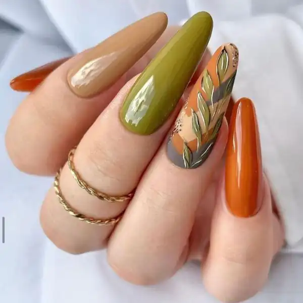 طرح ناخن رنگ سبز