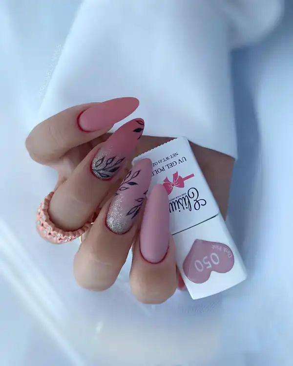 طرح ناخن شیک و باکلاس زنانه