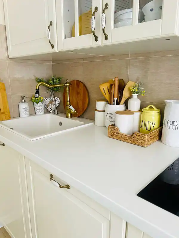 تزیین روی کابینت برای جهیزیه