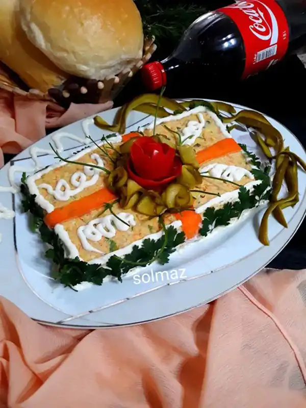 تزیین سالاد الویه با گوجه