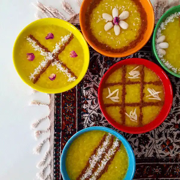 تزیین شله زرد با دارچین
