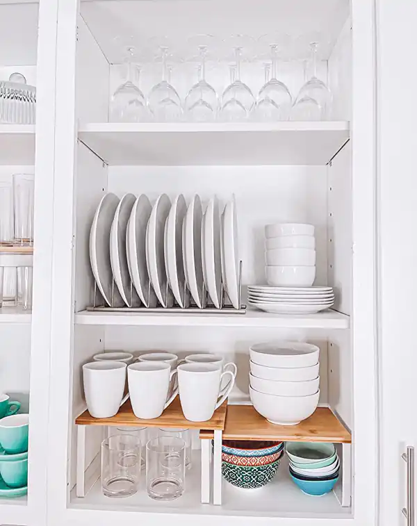 چیدمان داخل کابینت شیک