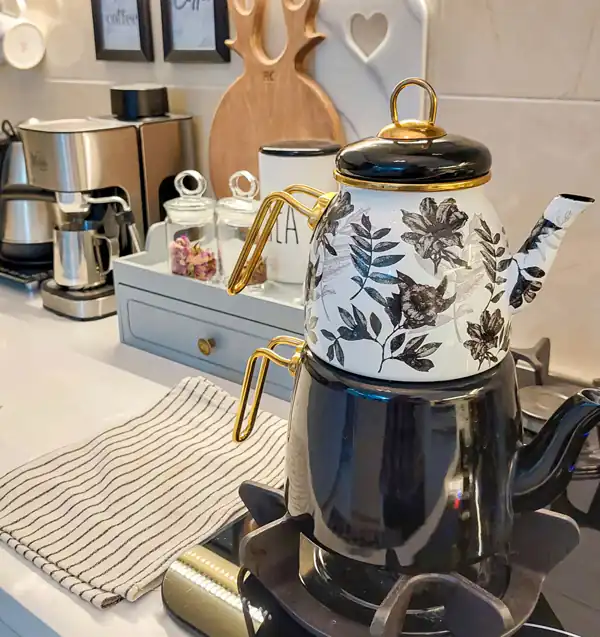 چیدمان کنار گاز با وسایل ساده