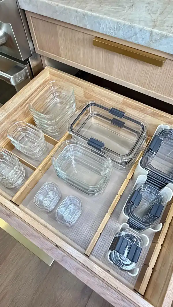 چیدمان کشو کابینت عروس