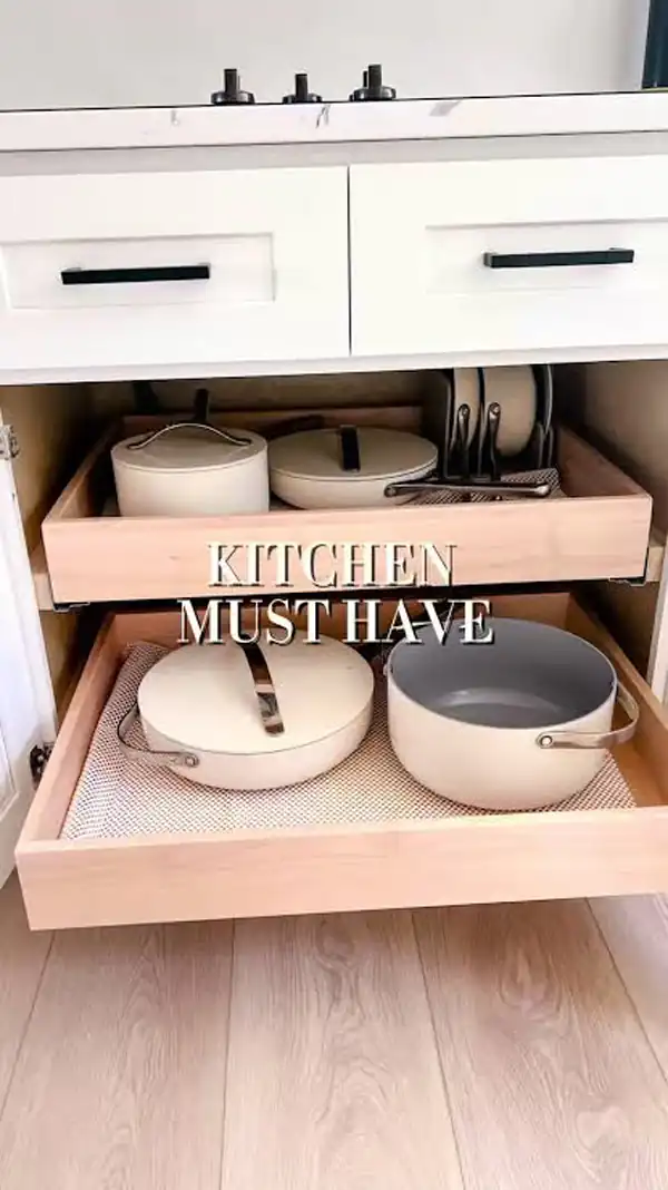 چیدمان کشو کابینت زیر گاز