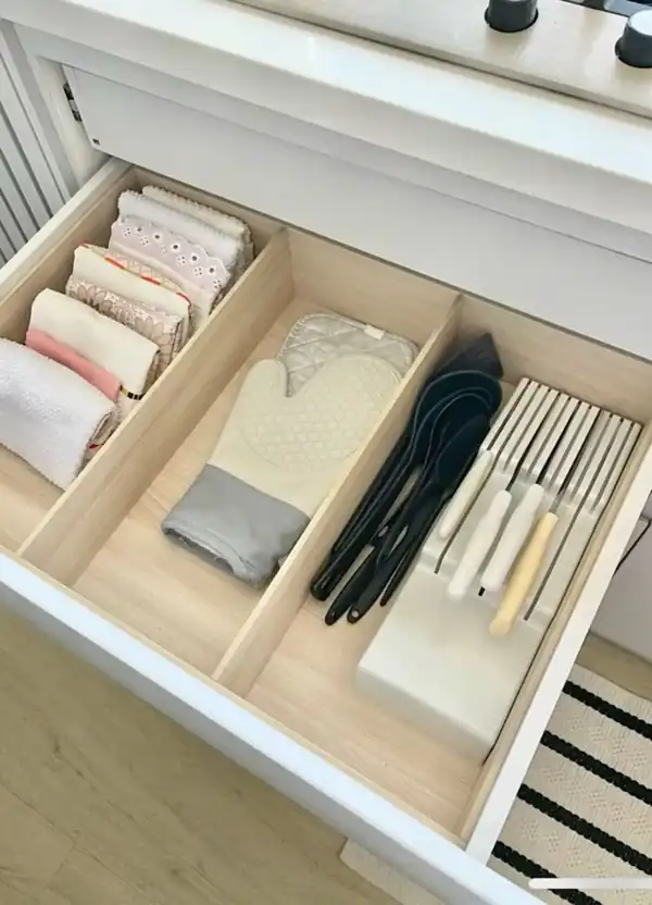 چیدمان کشو کابینت زیر گاز