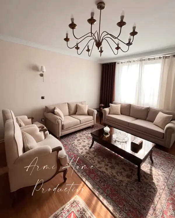 چیدمان مبل جلوی پرده