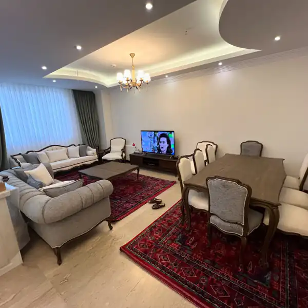 چیدمان مبل جلوی پرده