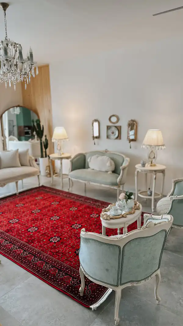 چیدمان مبل پذیرایی مربع