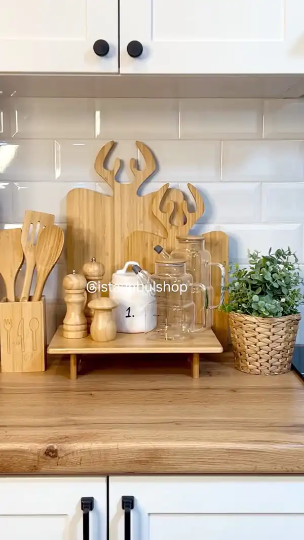 مدل چیدمان آشپزخانه با وسایل چوبی