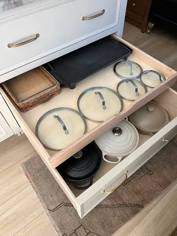 نمونه چیدمان داخل کابینت