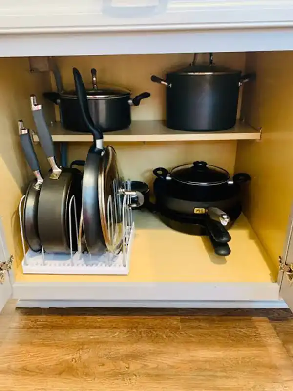 نمونه چیدمان داخل کابینت