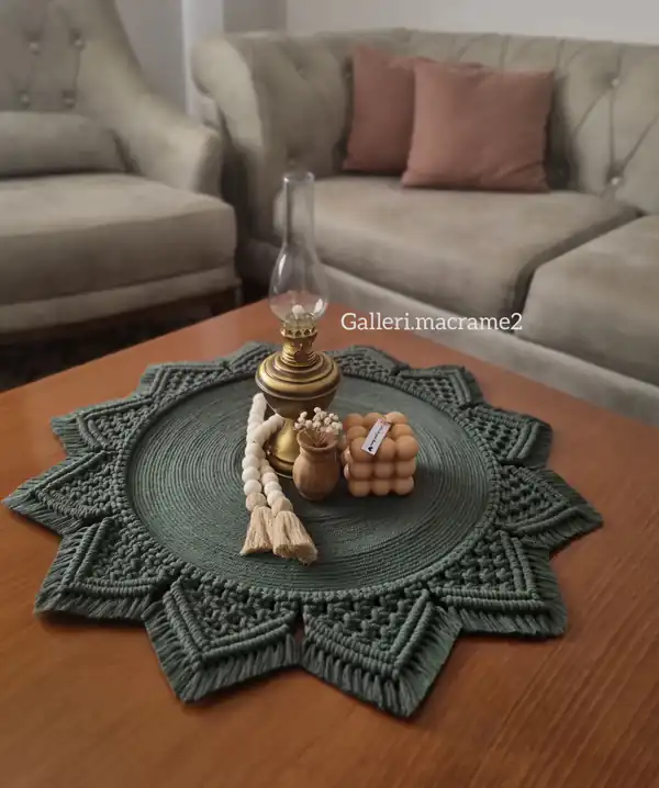 عکس چیدمان روی میز جلو مبلی