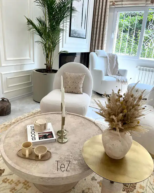 عکس چیدمان روی میز جلو مبلی