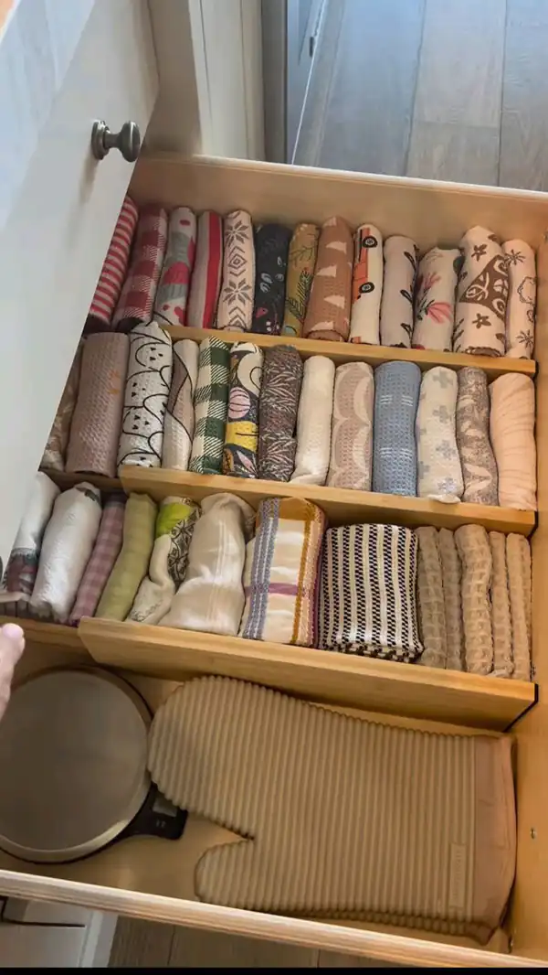 چیدمان کشو کابینت مرتب