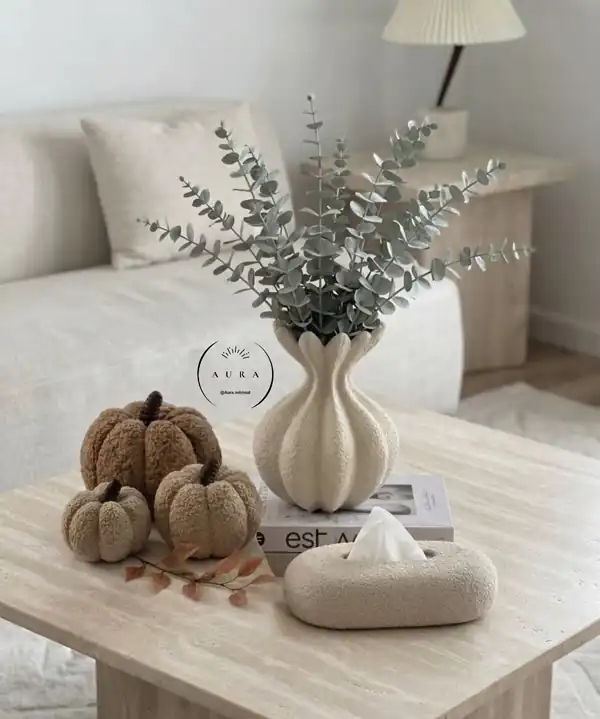 چیدمان میز جلو مبلی