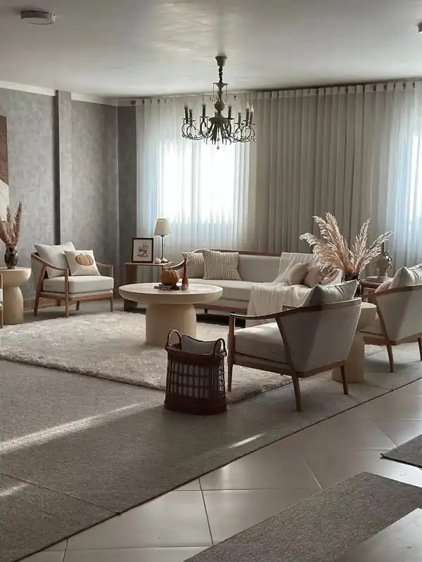 چیدمان مبل جلوی پنجره