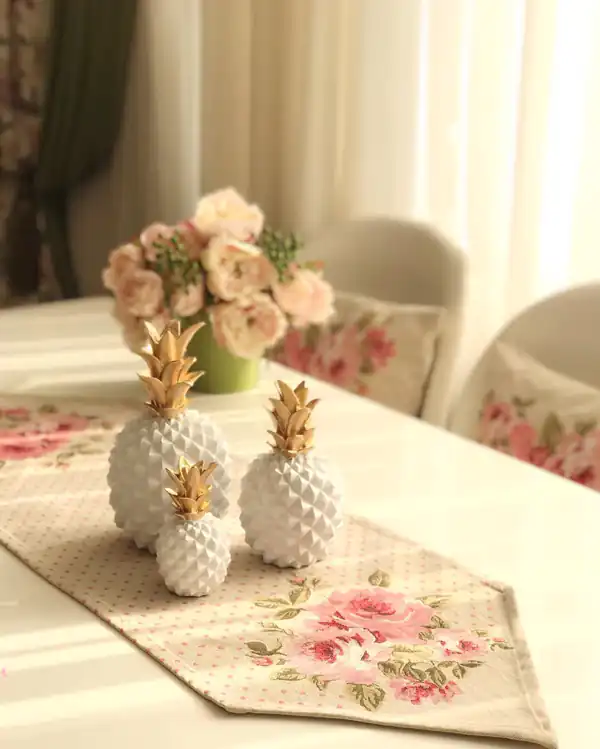 چیدمان روی میز ناهار خوری