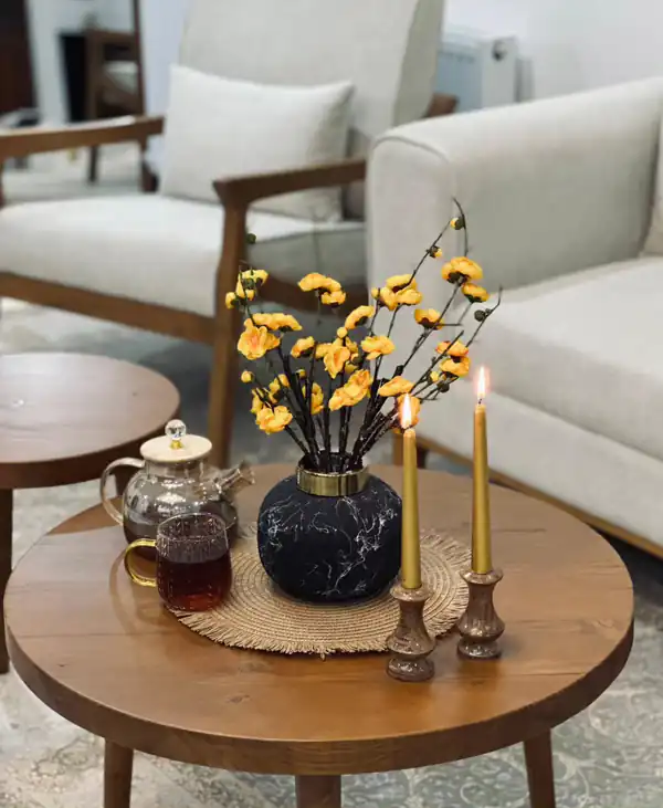 ایده چیدمان میز جلو مبلی